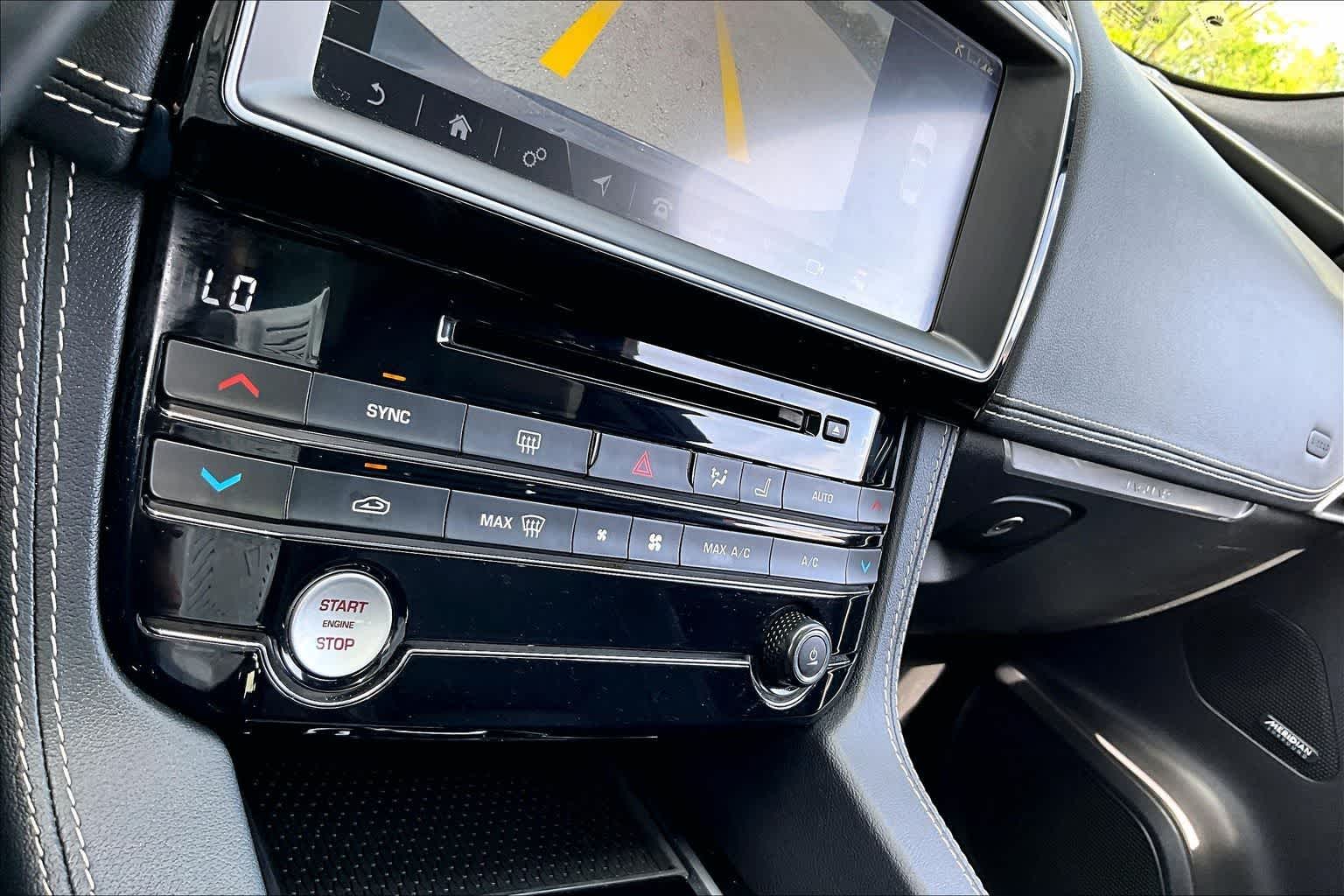 Thumbnail: 2019 Jaguar F-Pace - 21