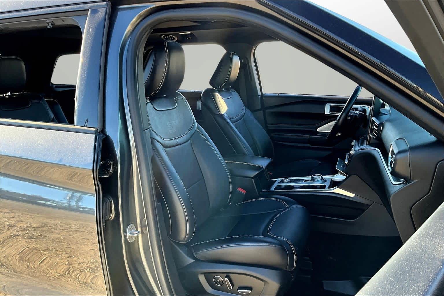 Thumbnail: 2020 Ford Explorer - 7