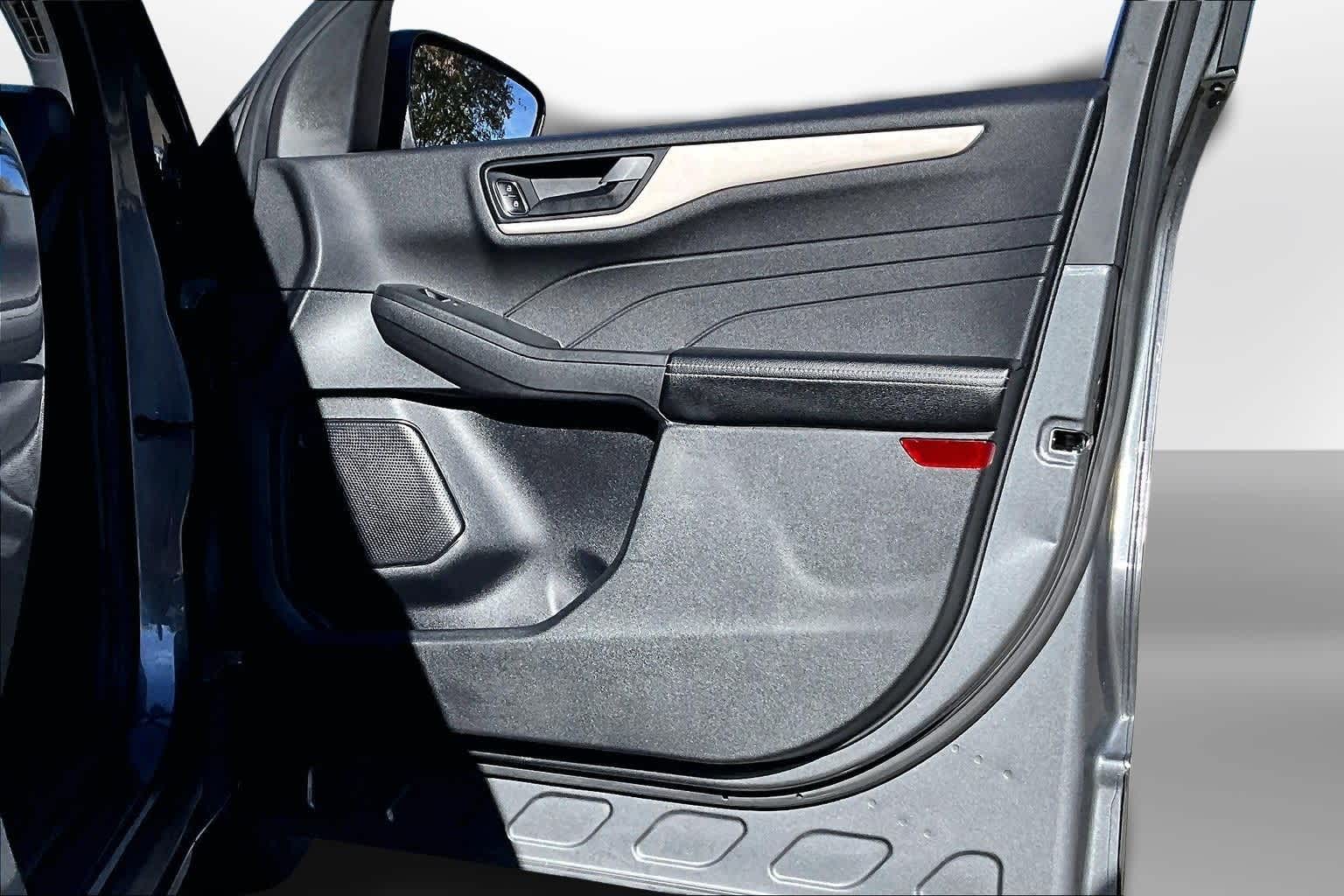 Thumbnail: 2022 Ford Escape - 17