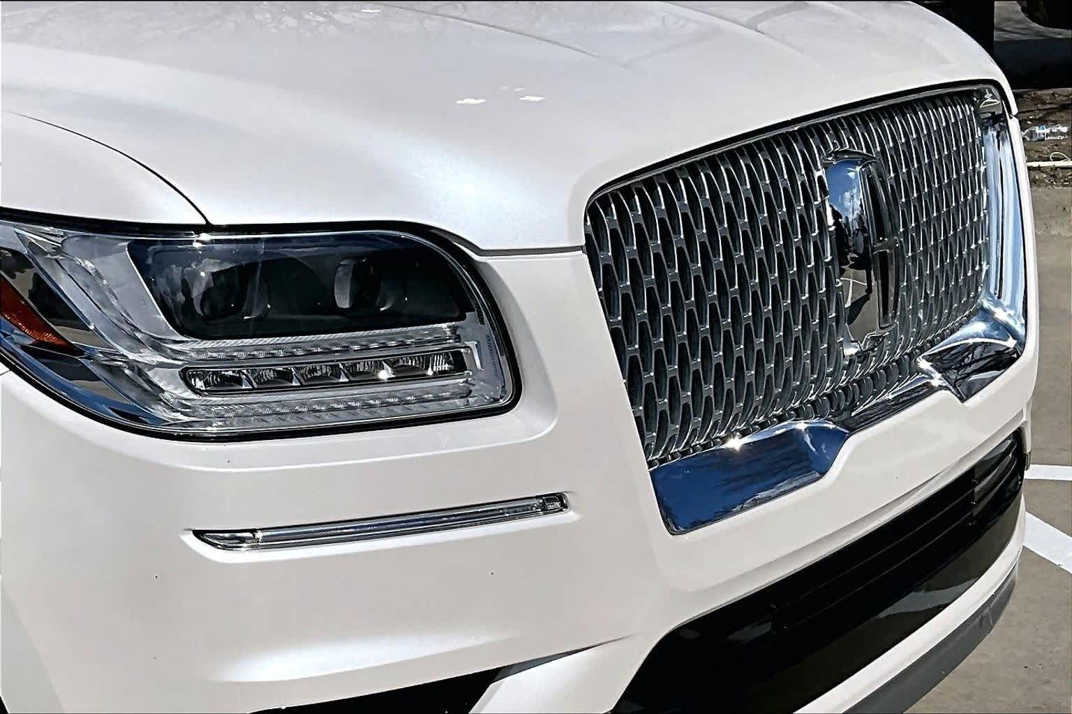 Thumbnail: 2018 Lincoln Navigator - 27