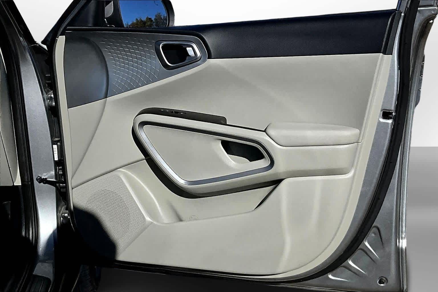 Thumbnail: 2023 Kia Soul - 18