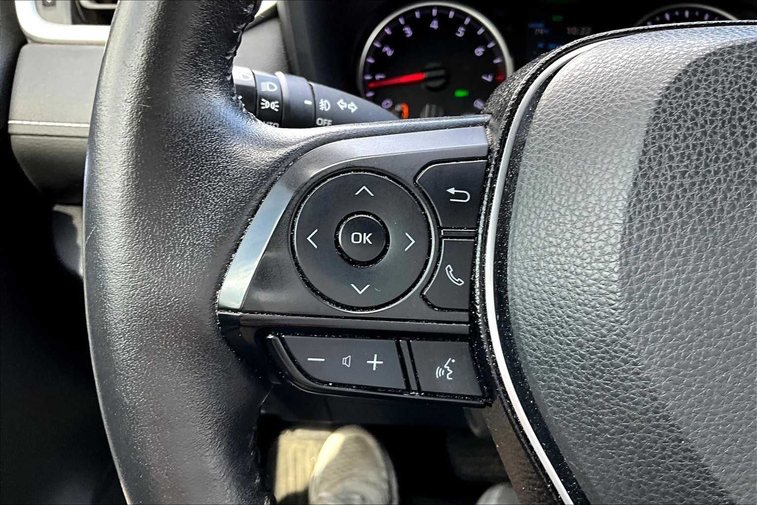 Thumbnail: 2020 Toyota RAV4 - 19