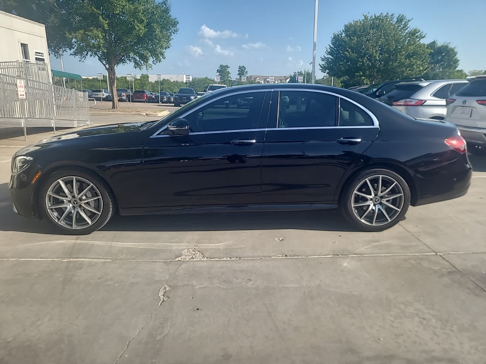 Thumbnail: 2022 Mercedes-Benz E-Class - 8