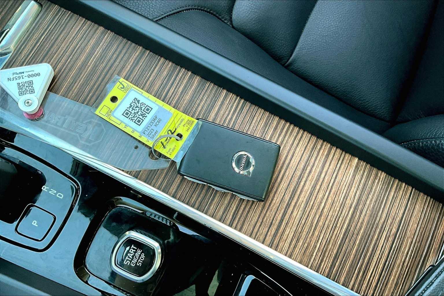 Thumbnail: 2023 Volvo XC60 - 10