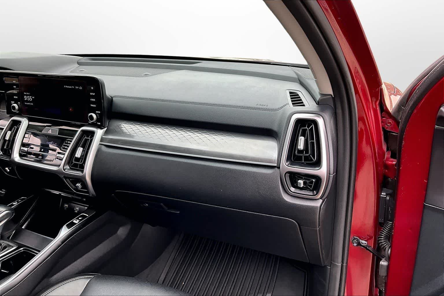 Thumbnail: 2023 Kia Sorento - 15