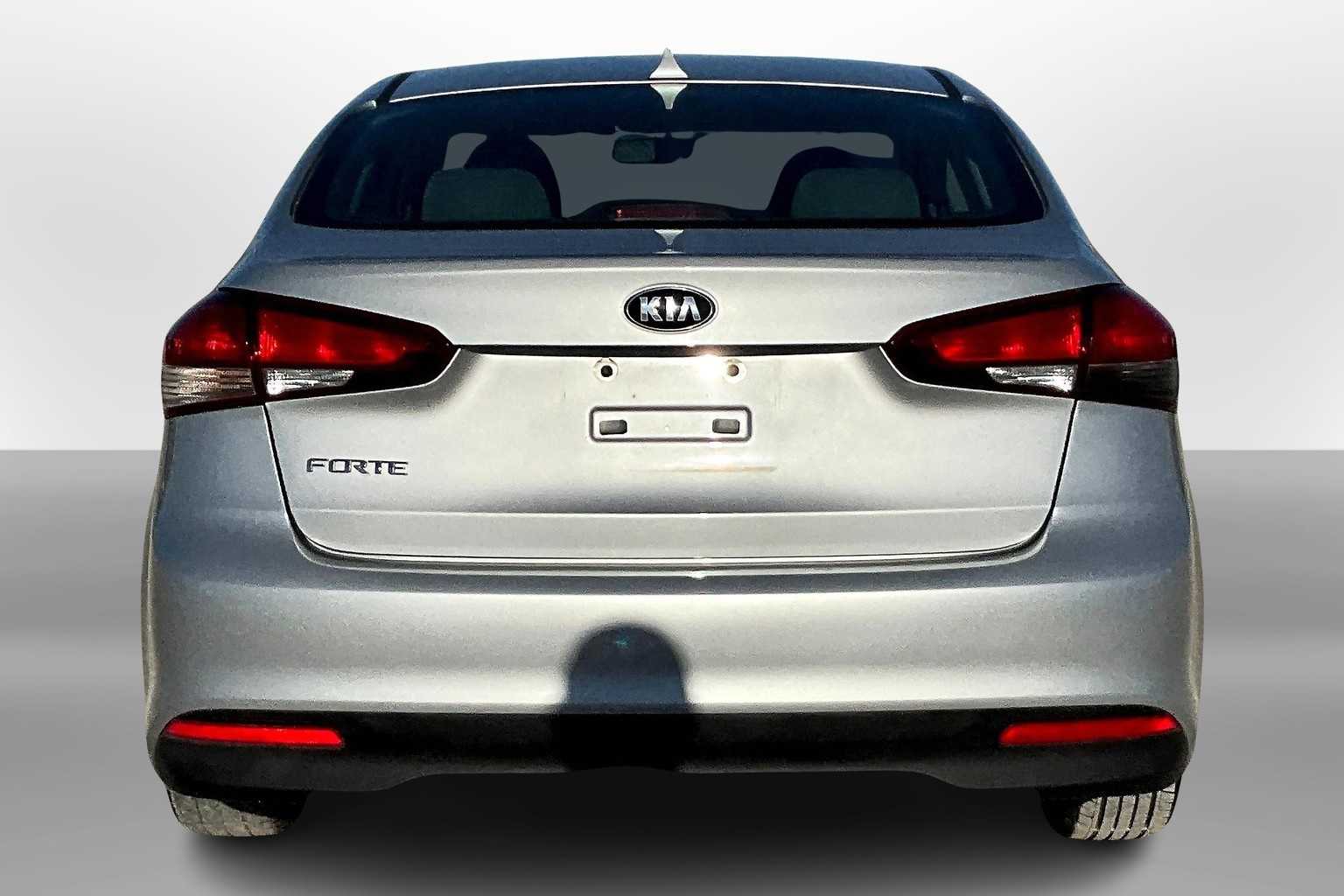 Thumbnail: 2018 Kia Forte - 4