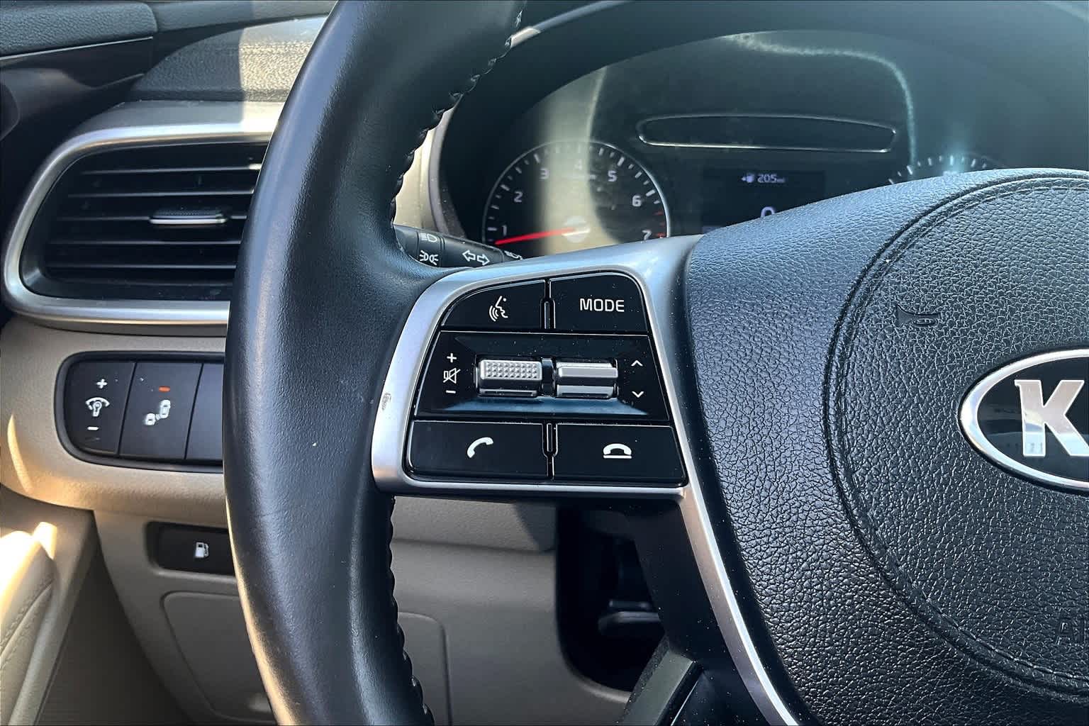 Thumbnail: 2020 Kia Sorento - 20