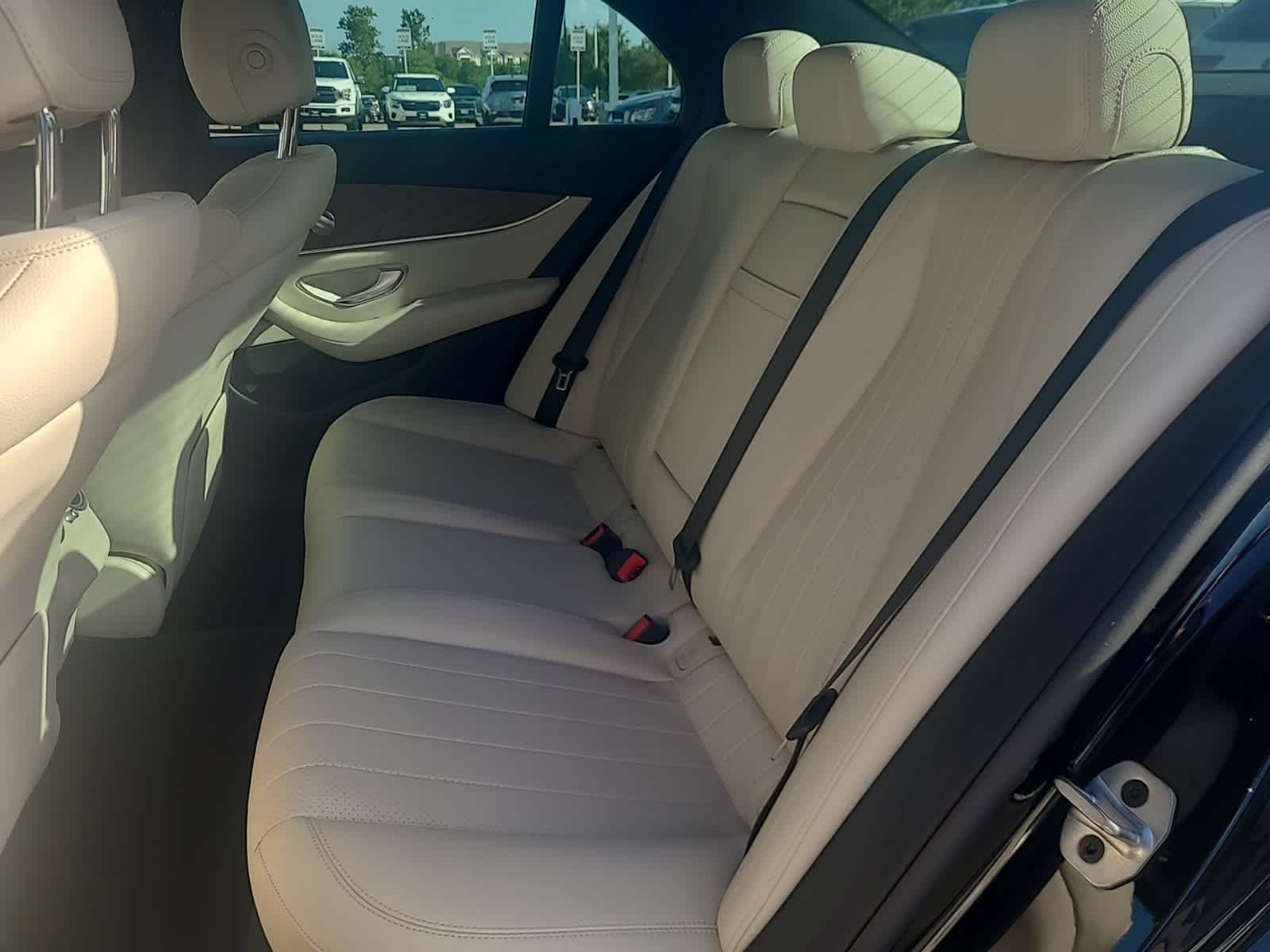 Thumbnail: 2022 Mercedes-Benz E-Class - 10