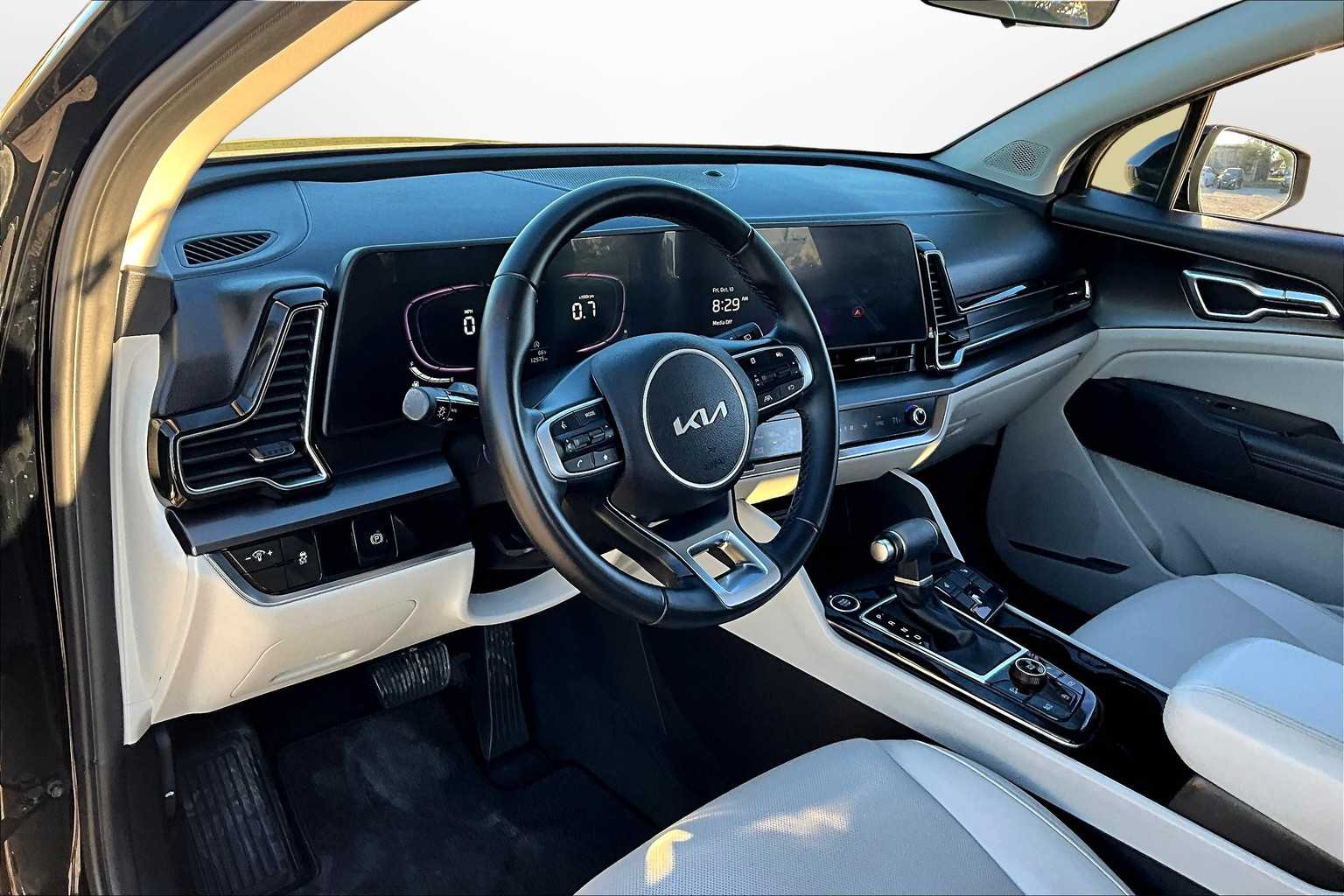 Thumbnail: 2023 Kia Sportage - 12
