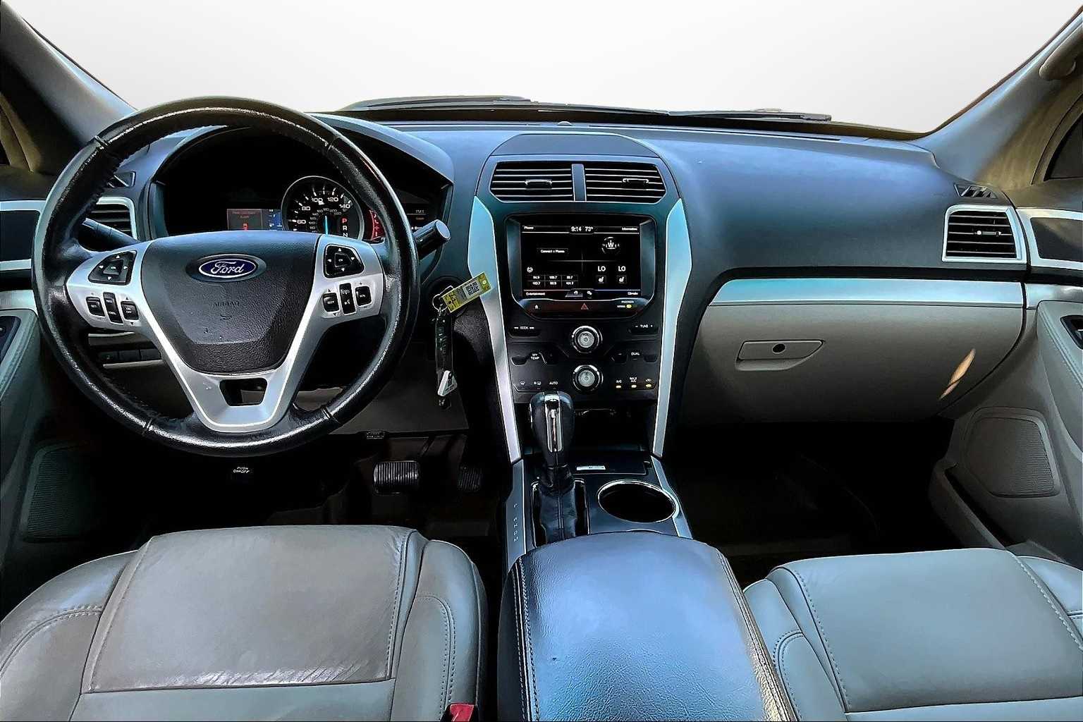 Thumbnail: 2013 Ford Explorer - 14