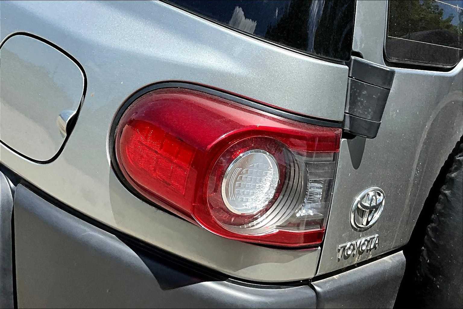 Thumbnail: 2012 Toyota FJ Cruiser - 30
