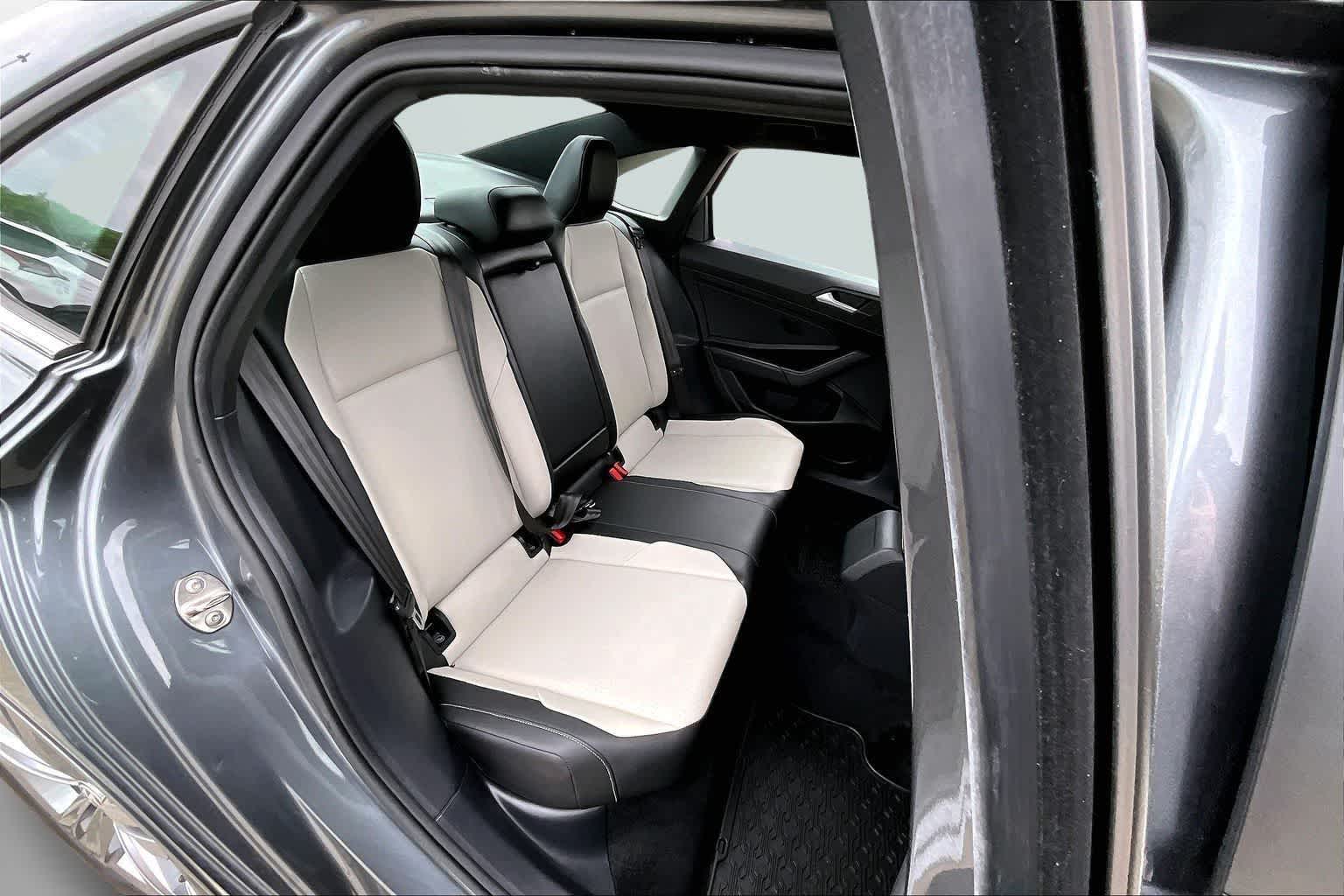 Thumbnail: 2019 Volkswagen Jetta - 24