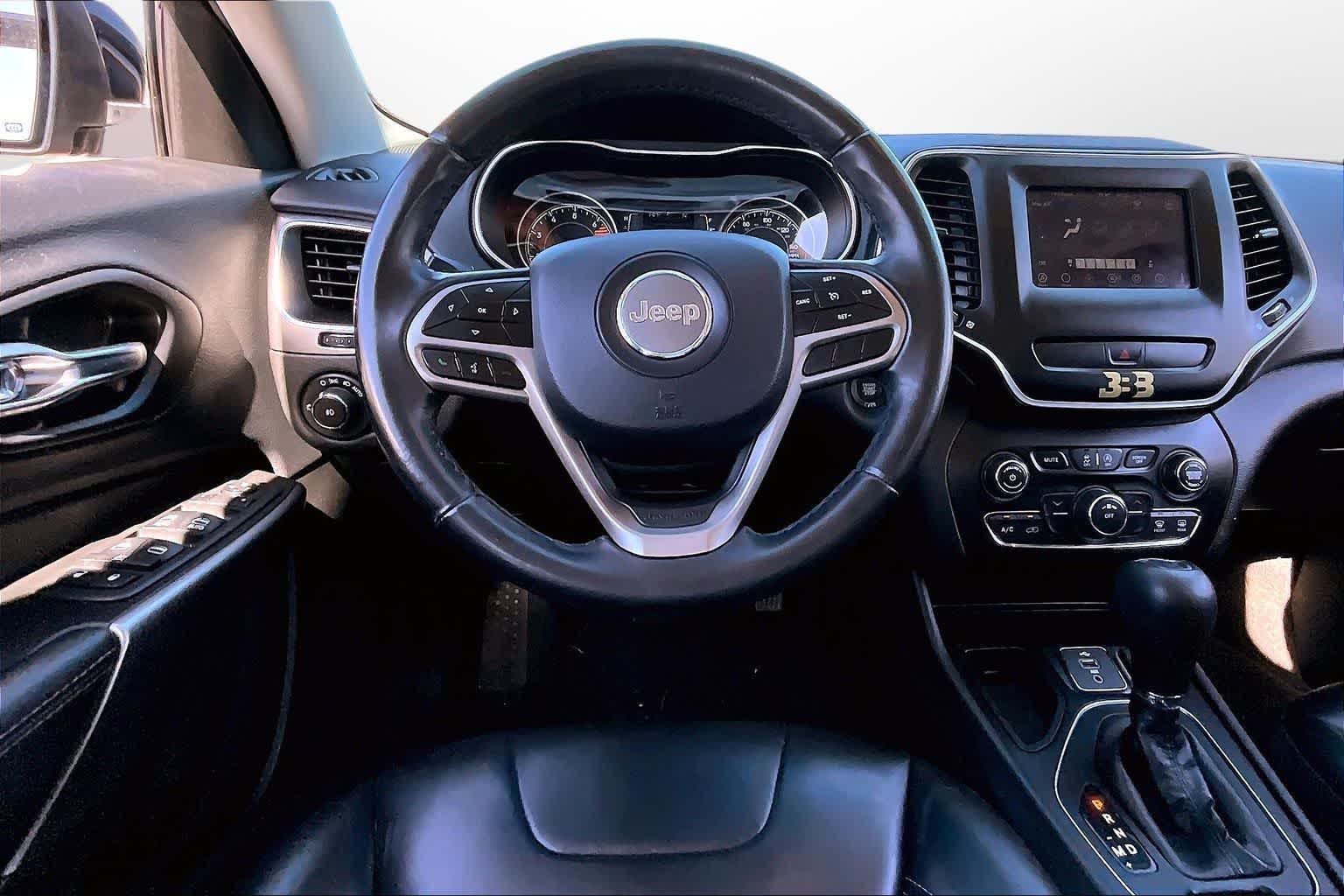 Thumbnail: 2019 Jeep Cherokee - 5