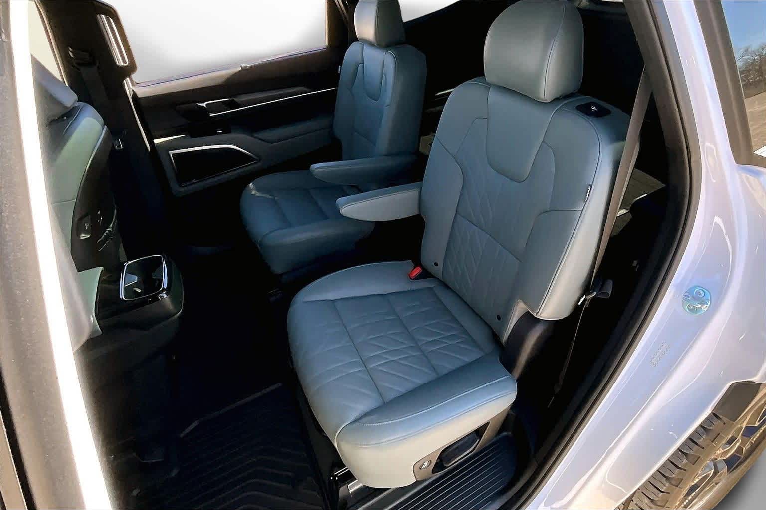 Thumbnail: 2024 Kia Telluride - 25