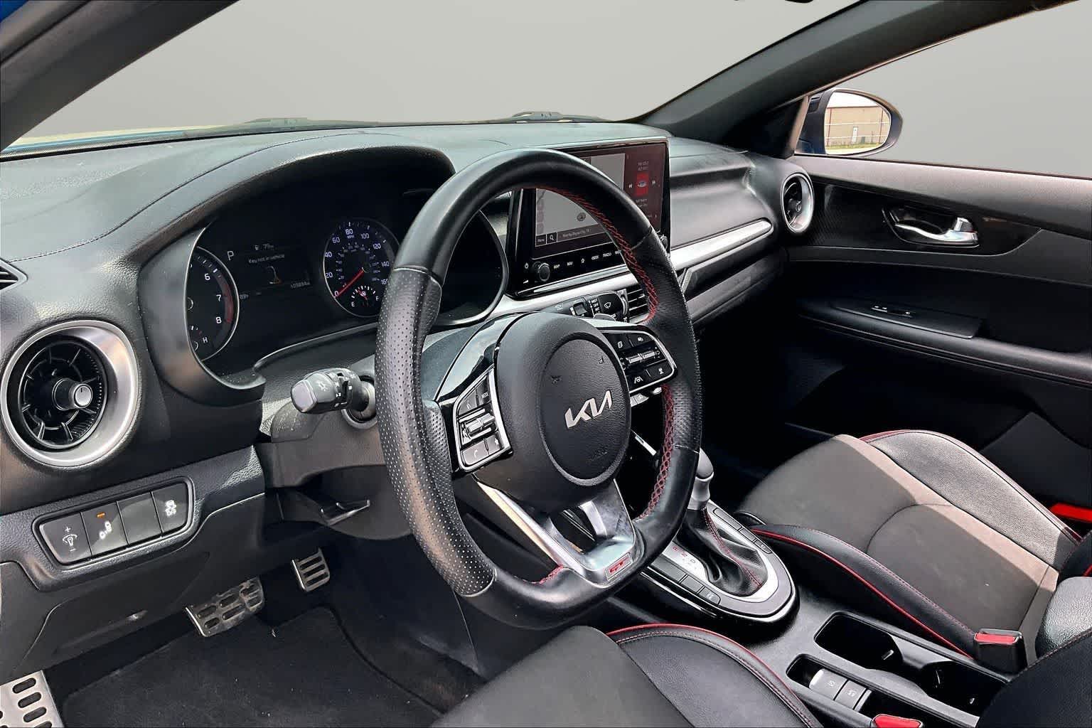 Thumbnail: 2022 Kia Forte - 11