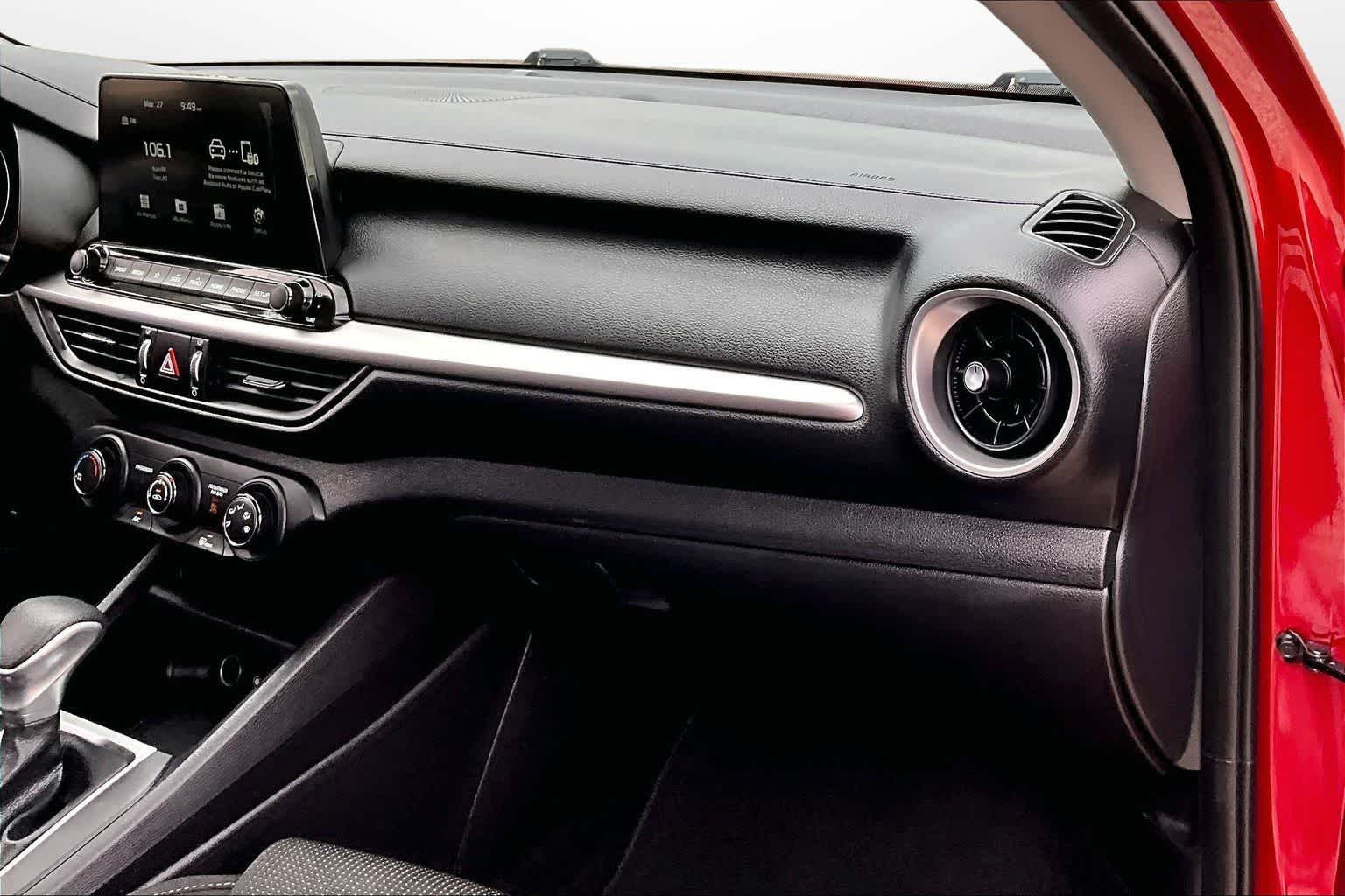 Thumbnail: 2021 Kia Forte - 15