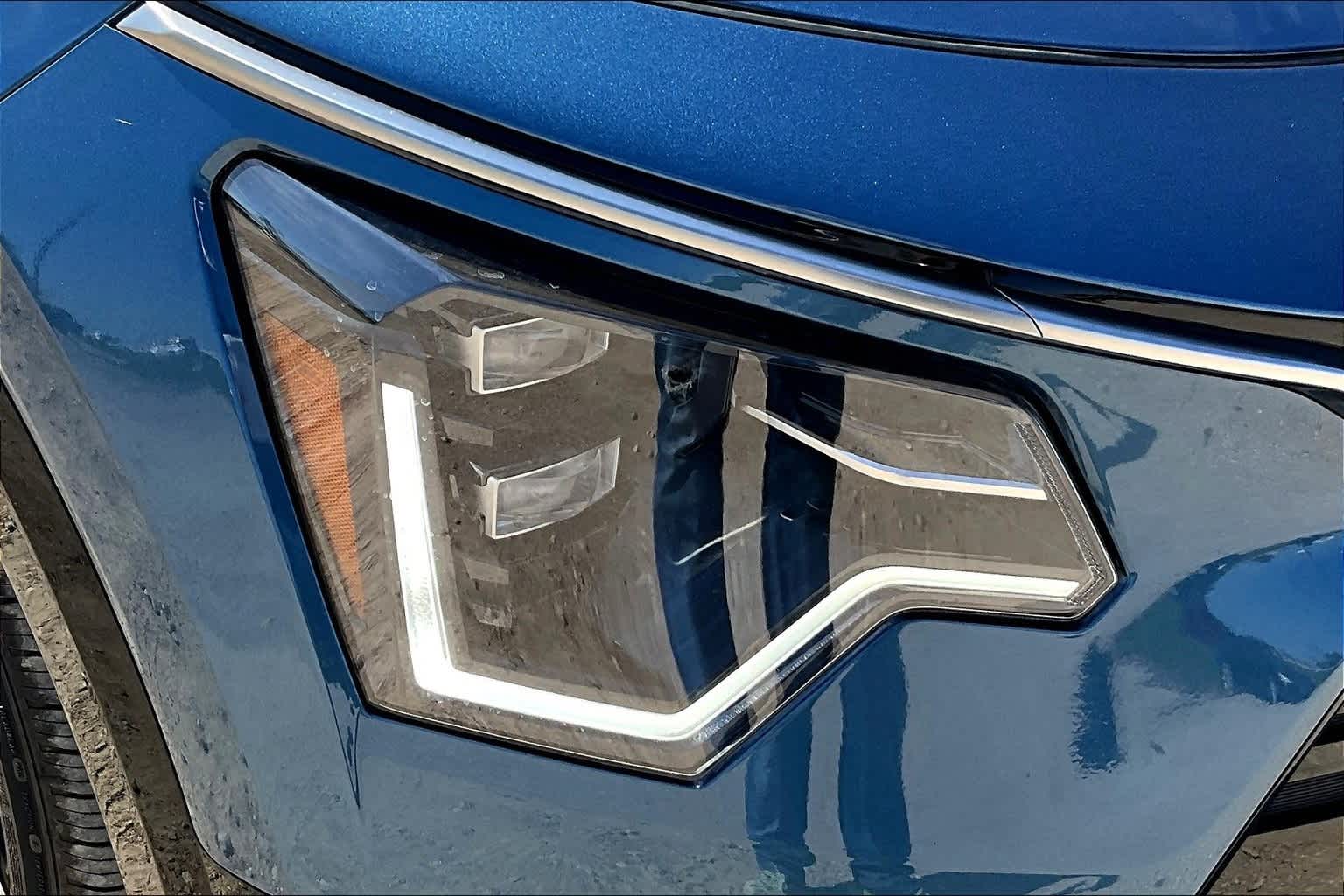 2023 Kia Niro SX Touring 30