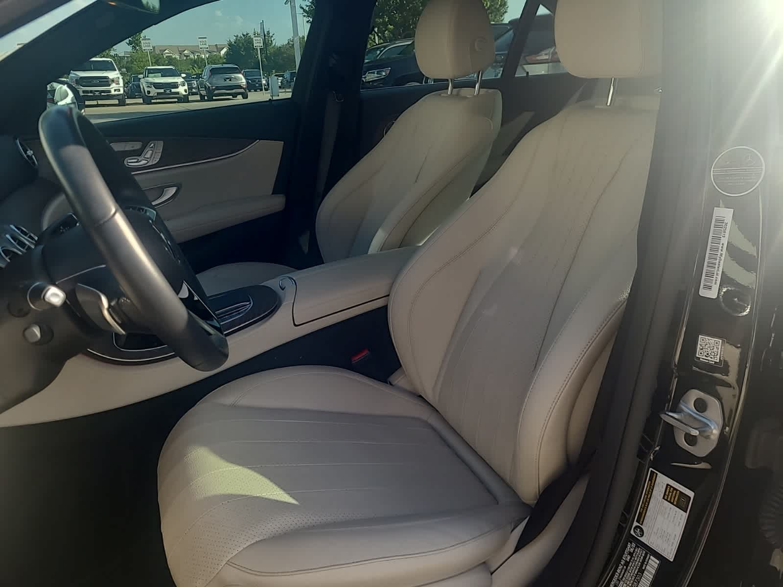Thumbnail: 2022 Mercedes-Benz E-Class - 9