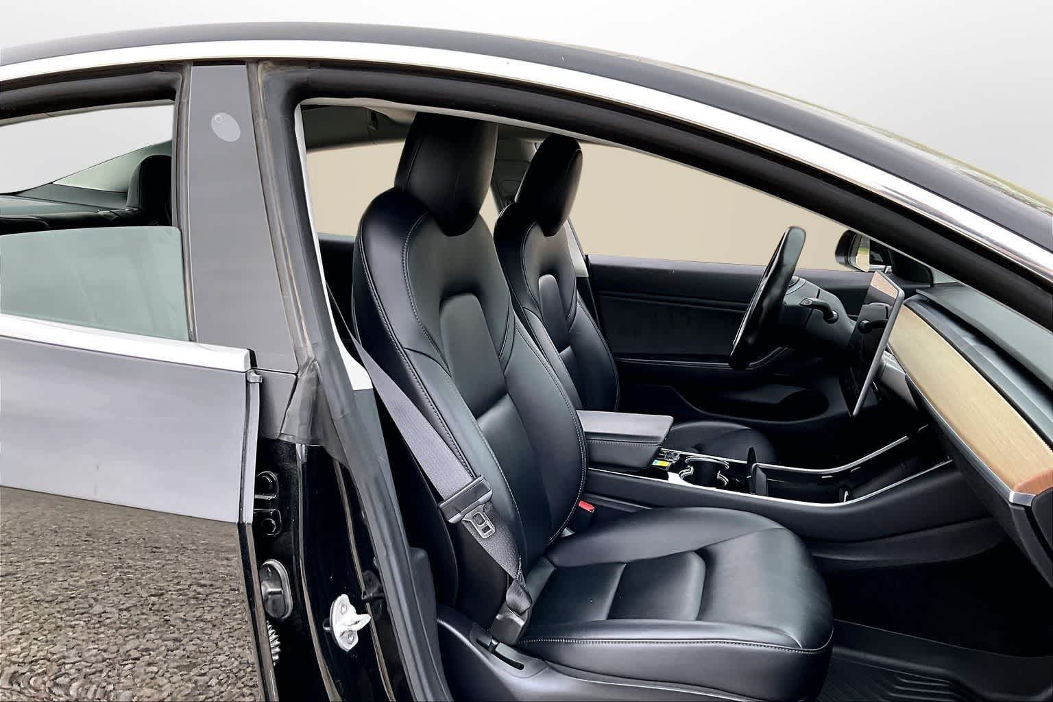 Thumbnail: 2018 Tesla Model 3 - 7