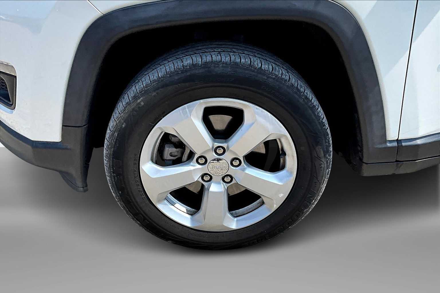 Thumbnail: 2018 Jeep Compass - 8