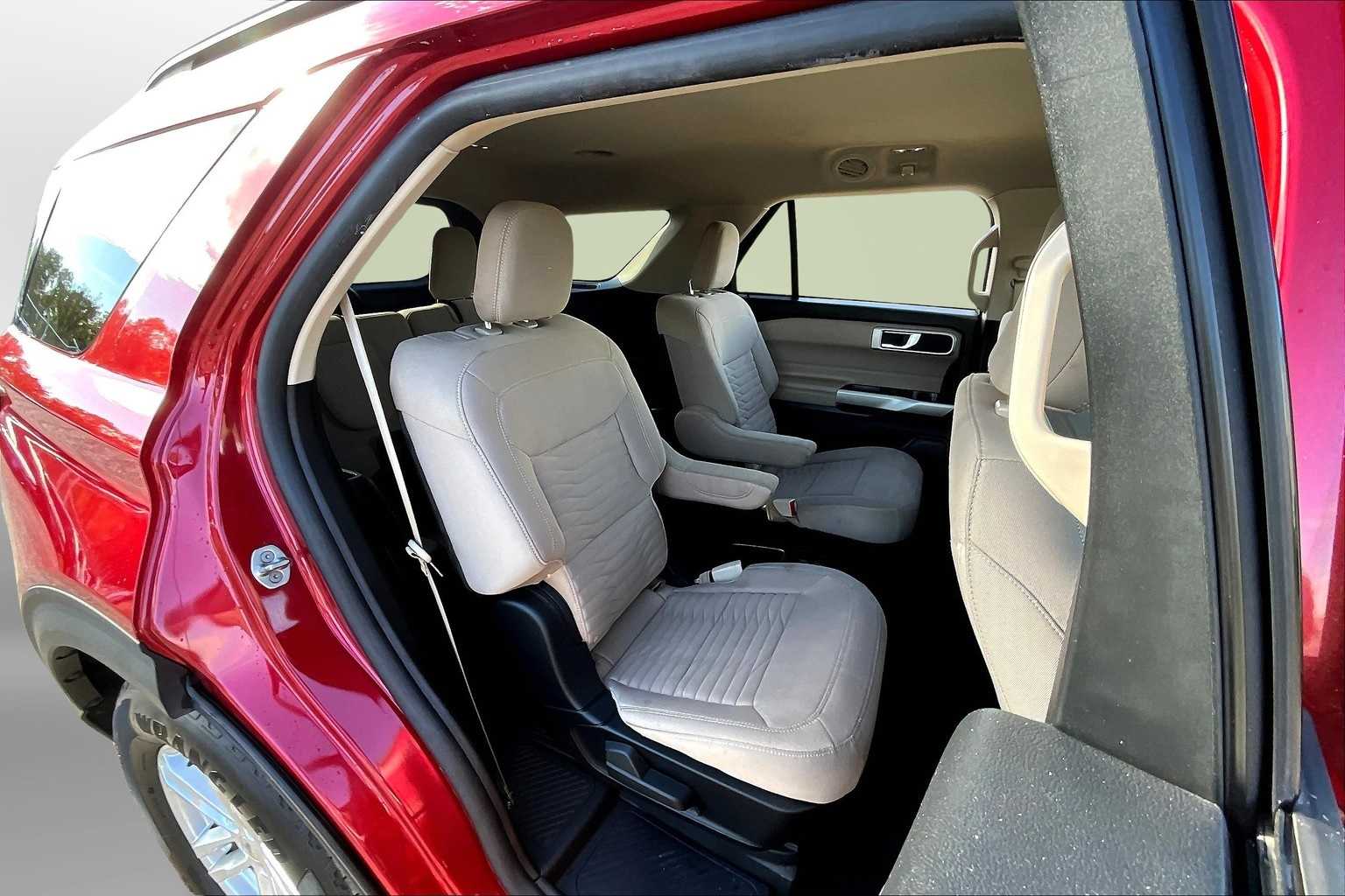 Thumbnail: 2021 Ford Explorer - 28