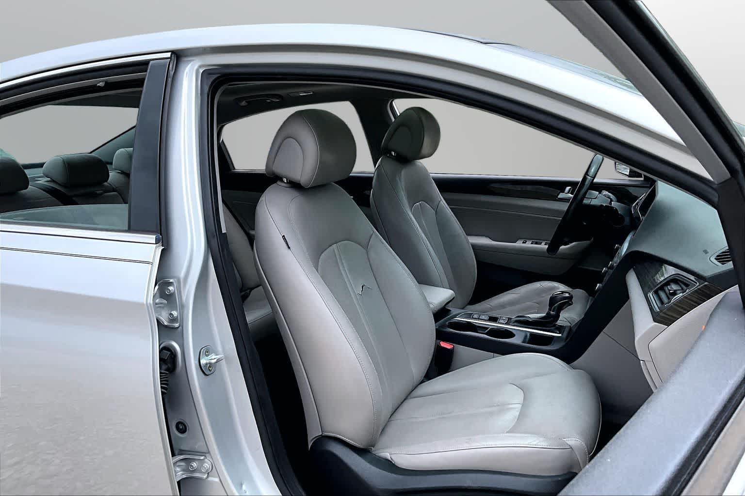 Thumbnail: 2016 Hyundai Sonata - 14