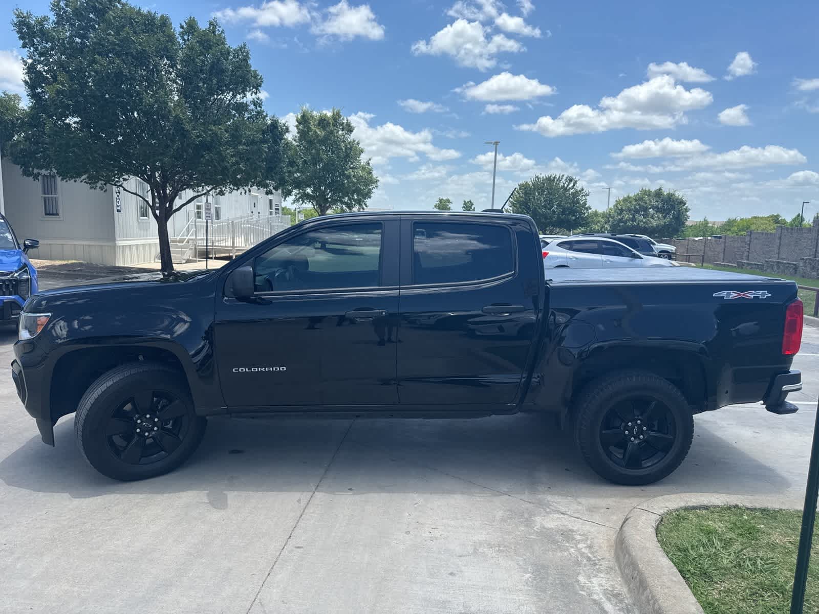 Thumbnail: 2021 Chevrolet Colorado - 8