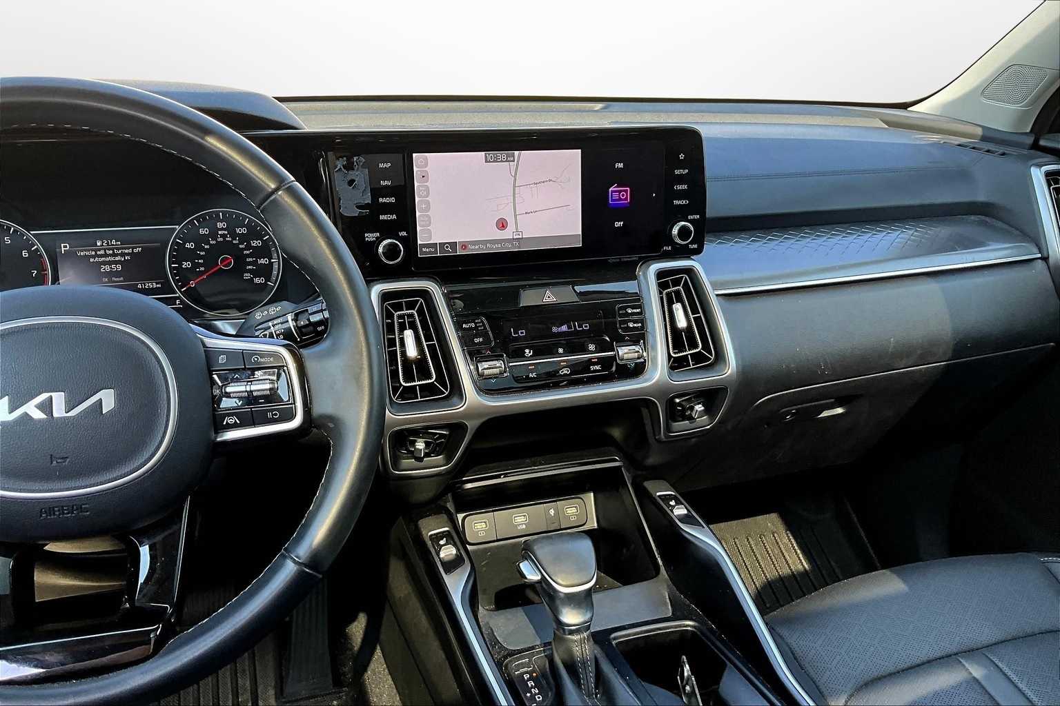 Thumbnail: 2023 Kia Sorento - 6