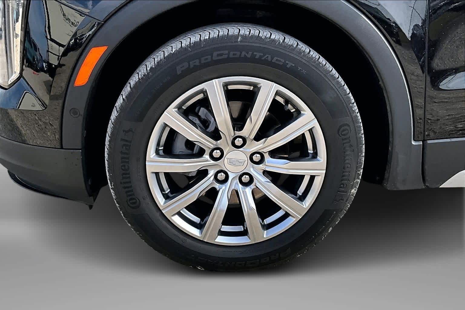 Thumbnail: 2022 Cadillac XT4 - 8