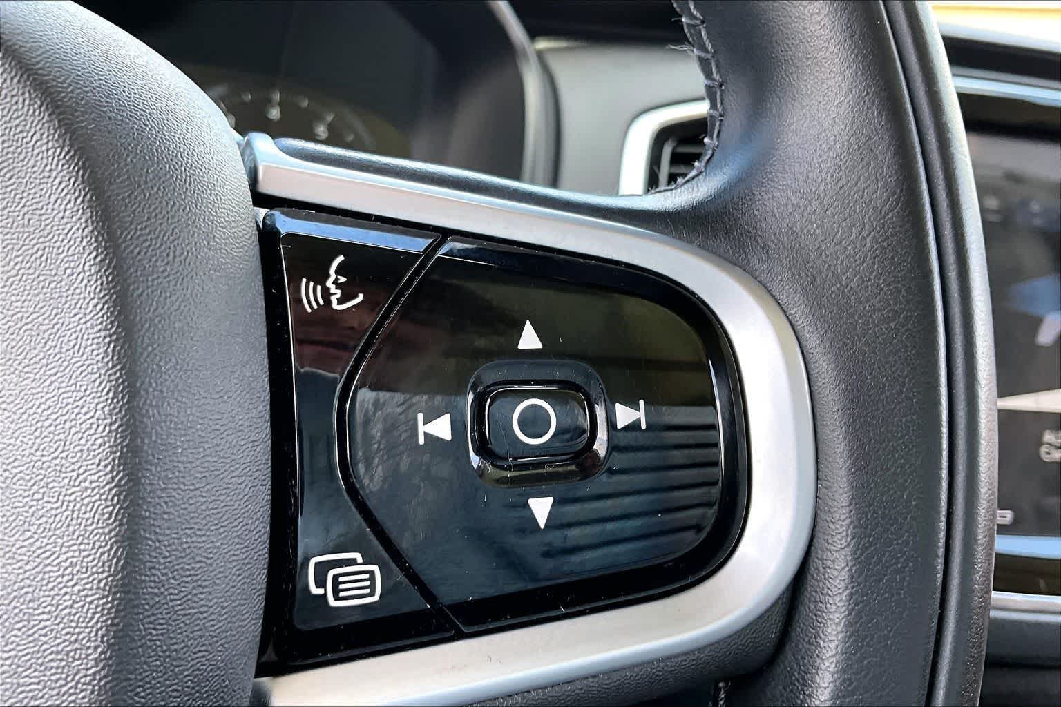 Thumbnail: 2020 Volvo XC90 - 18