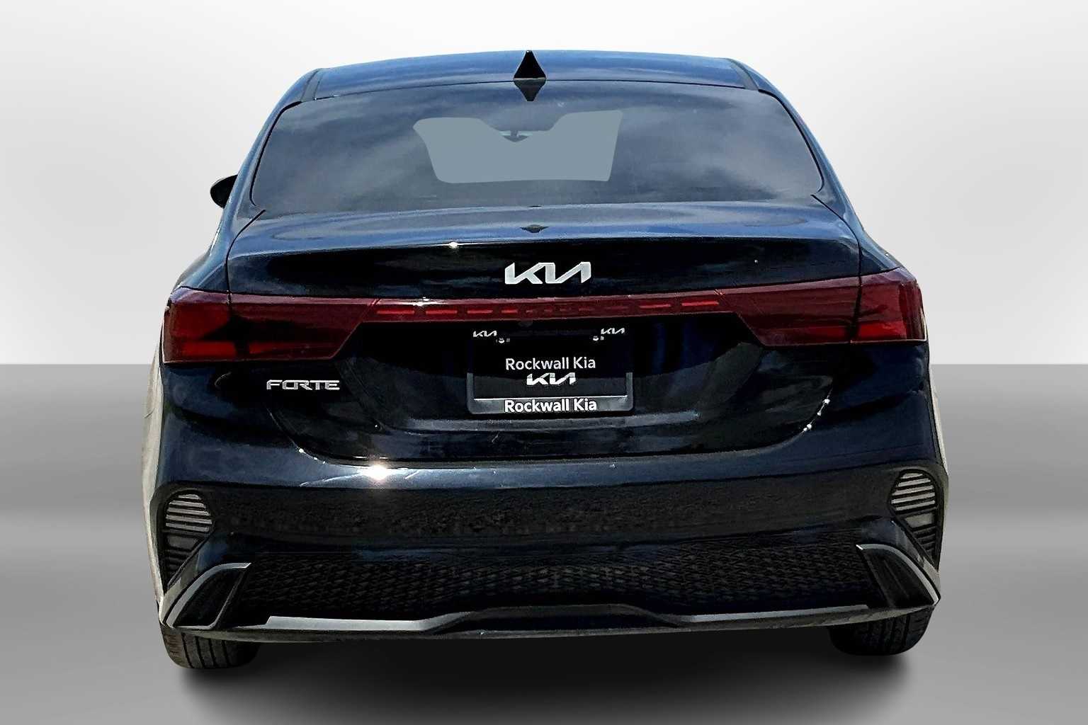 Thumbnail: 2022 Kia Forte - 4