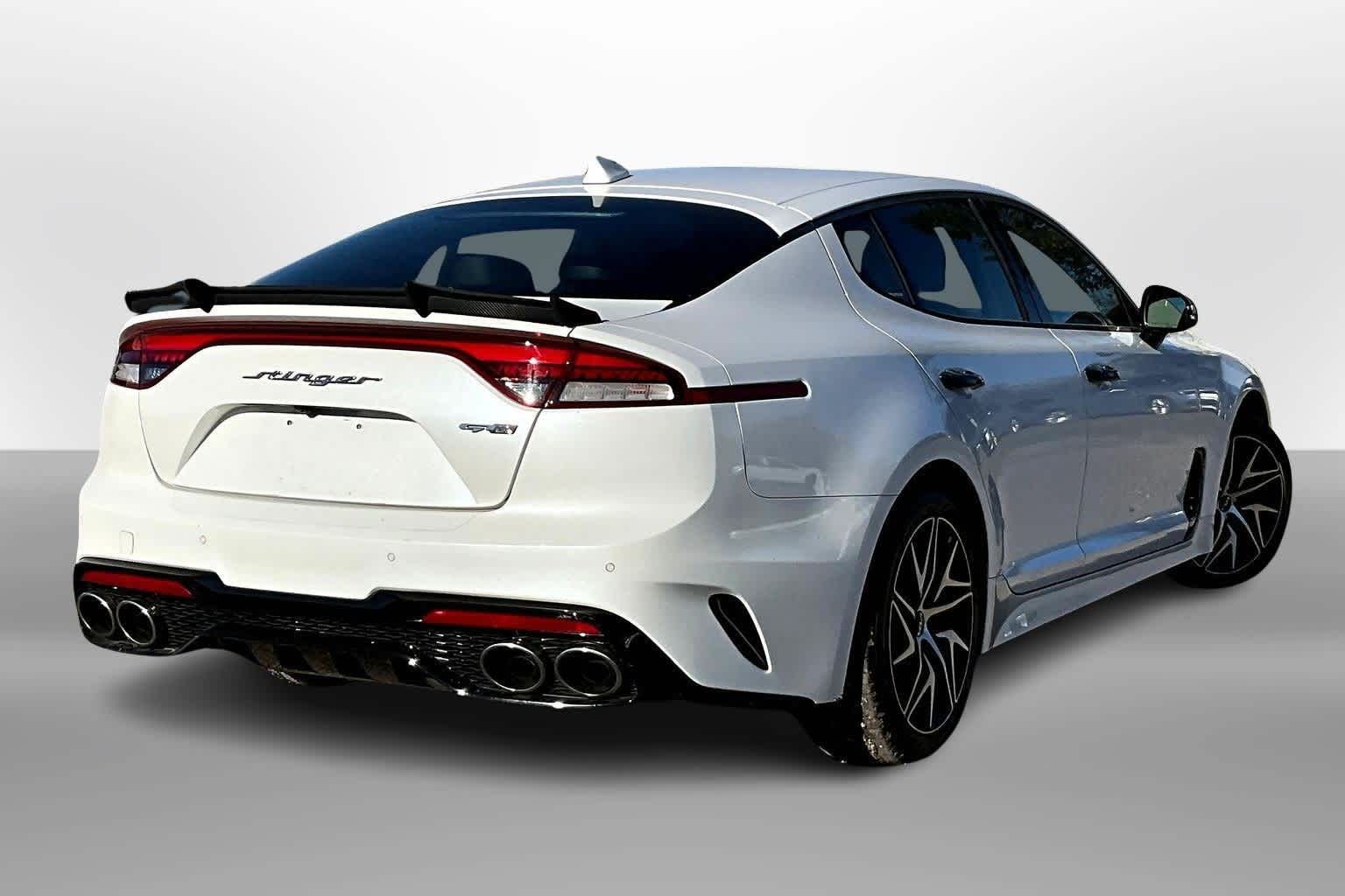 2022 Kia Stinger GT-Line photo 2
