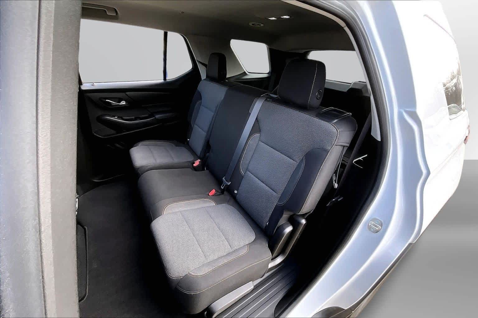 Thumbnail: 2018 Chevrolet Traverse - 24