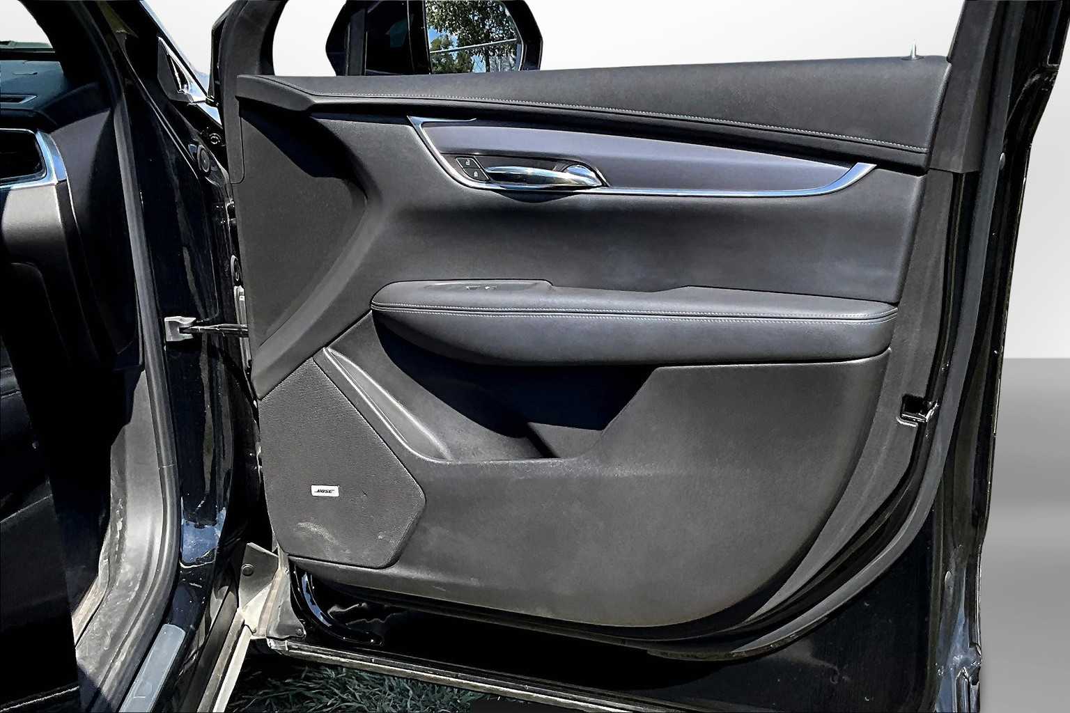 Thumbnail: 2023 Cadillac XT6 - 18