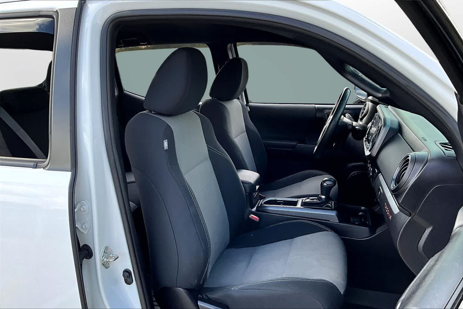 Thumbnail: 2020 Toyota Tacoma - 7