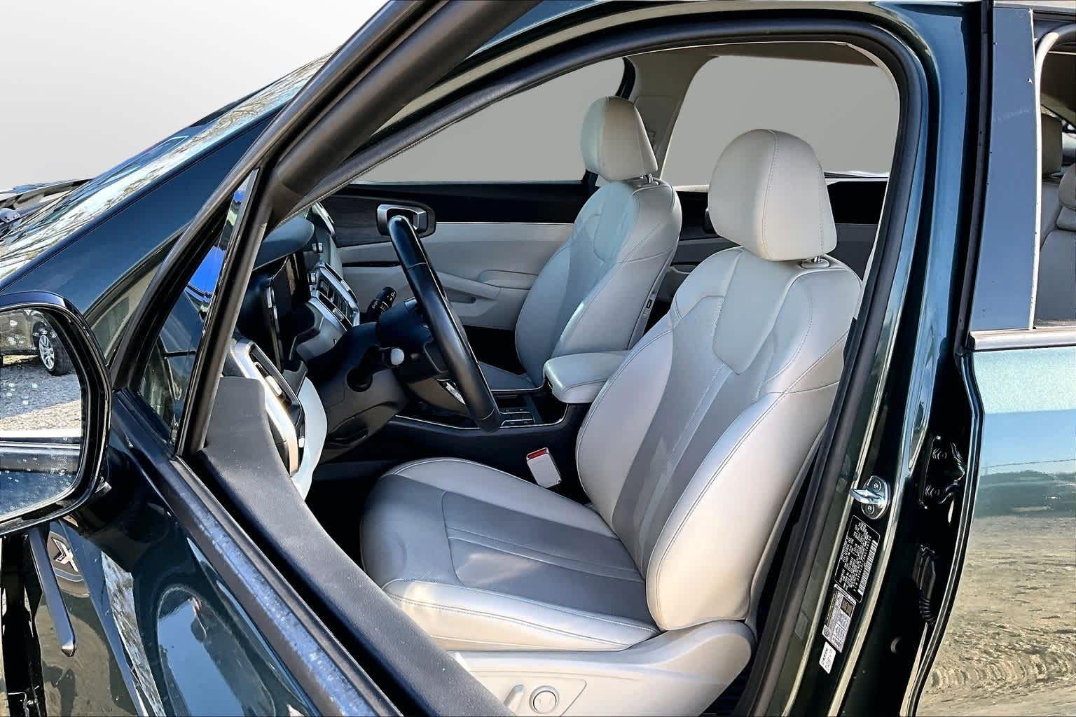 Thumbnail: 2022 Kia Sorento - 24