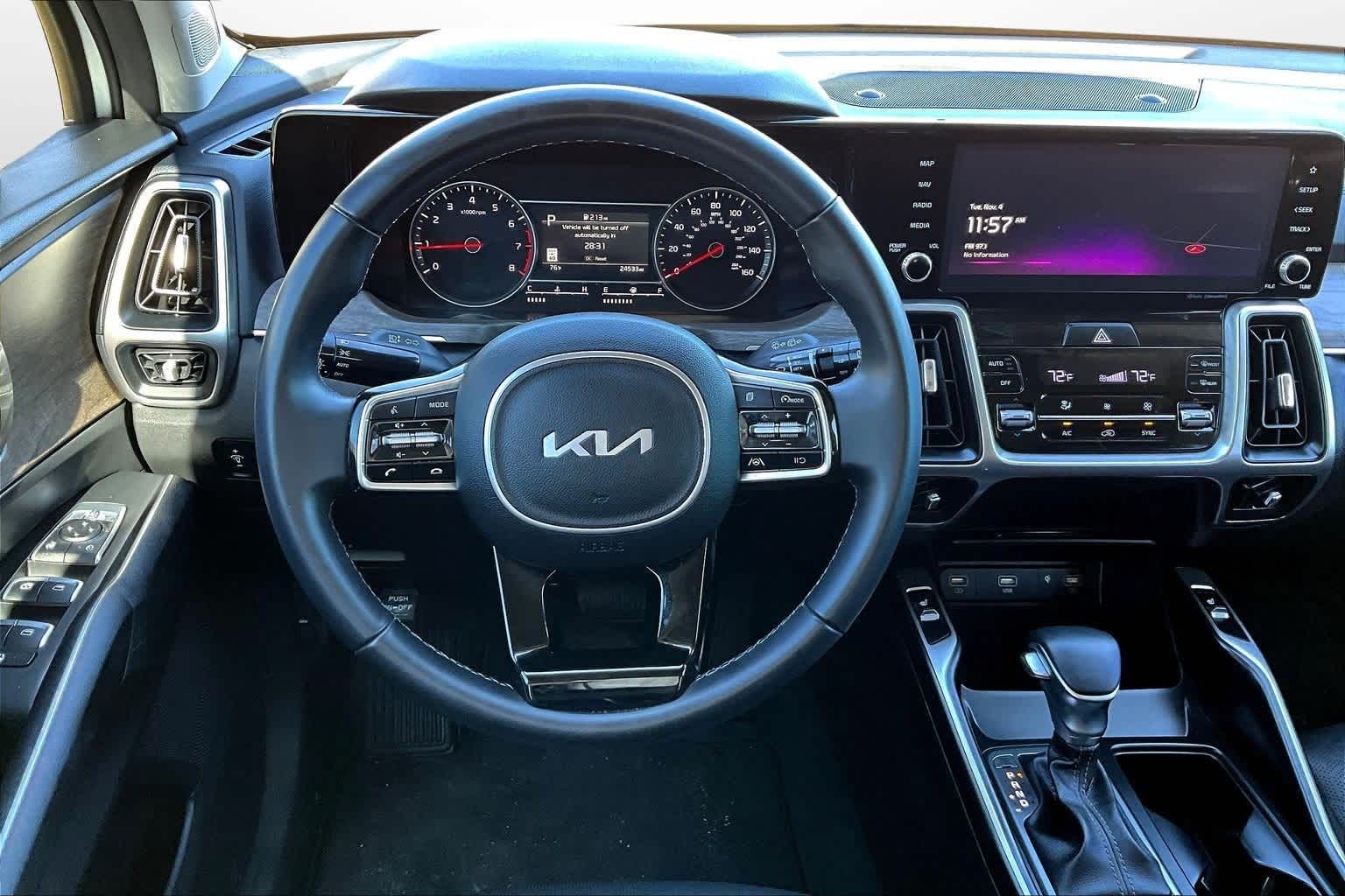 Thumbnail: 2023 Kia Sorento - 5