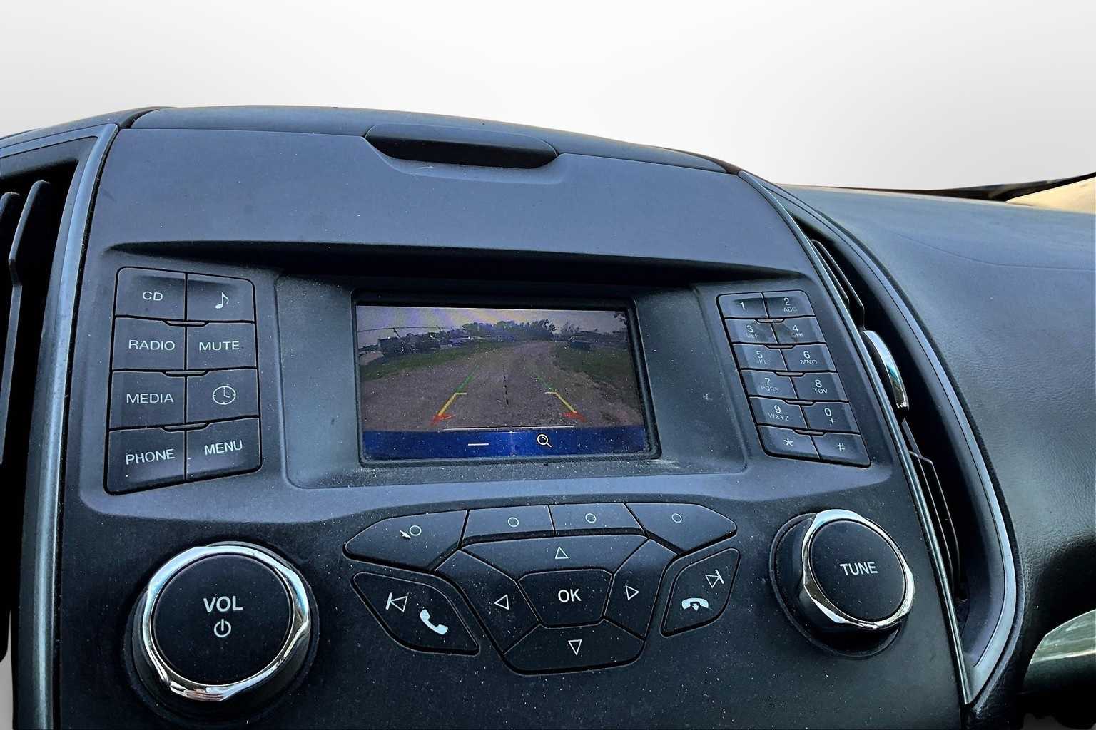 Thumbnail: 2015 Ford Edge - 22