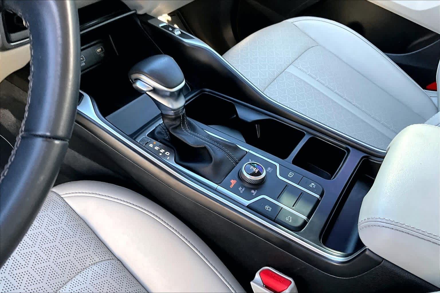 Thumbnail: 2022 Kia Sorento - 12