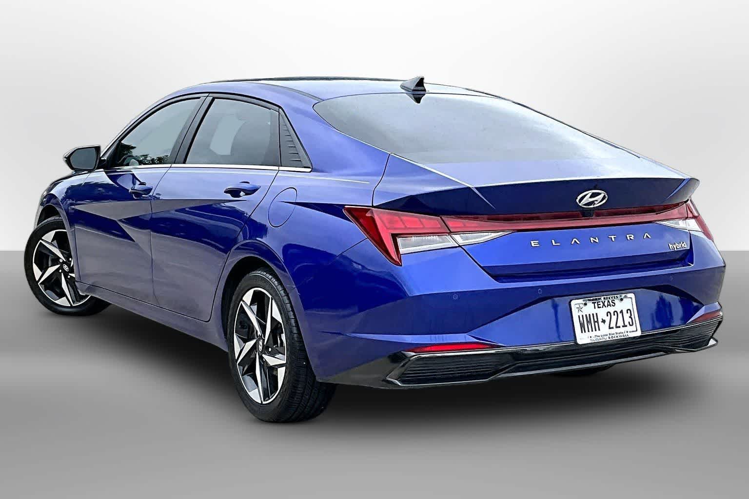 Thumbnail: 2023 Hyundai Elantra - 10