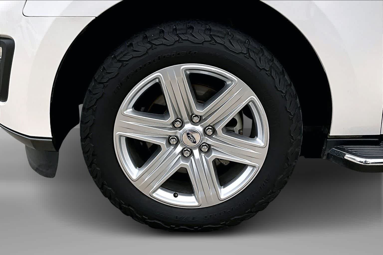 Thumbnail: 2019 Ford Expedition - 8