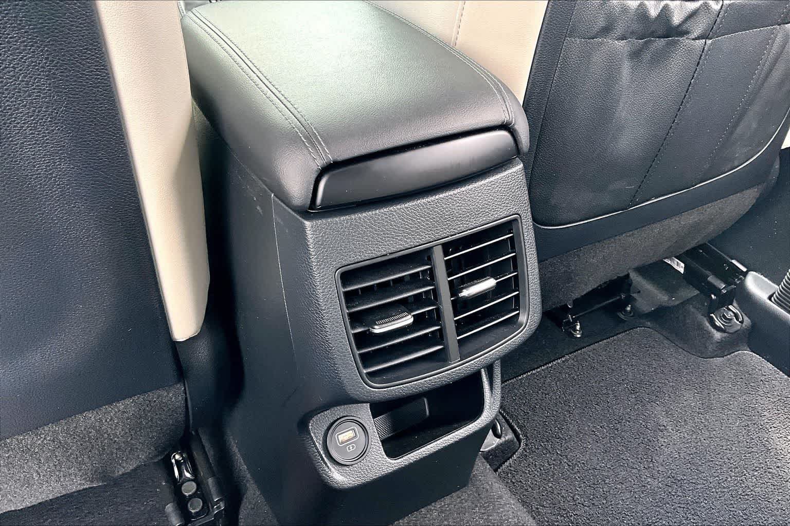 Thumbnail: 2022 Kia Seltos - 22