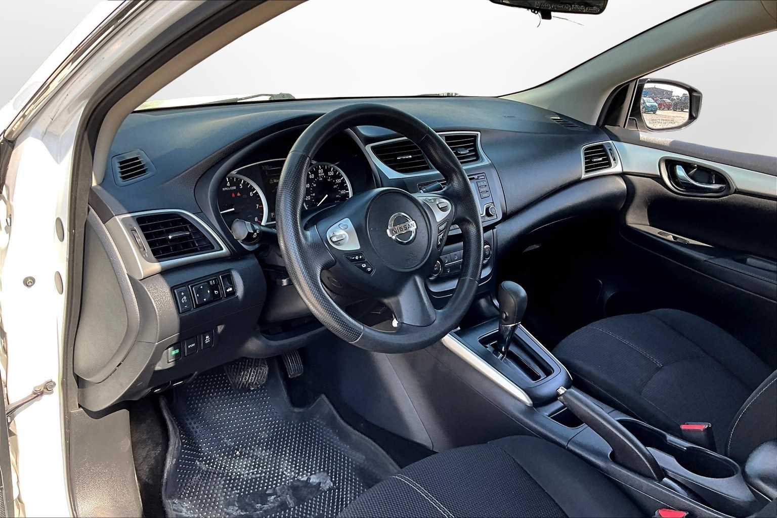 Thumbnail: 2018 Nissan Sentra - 11