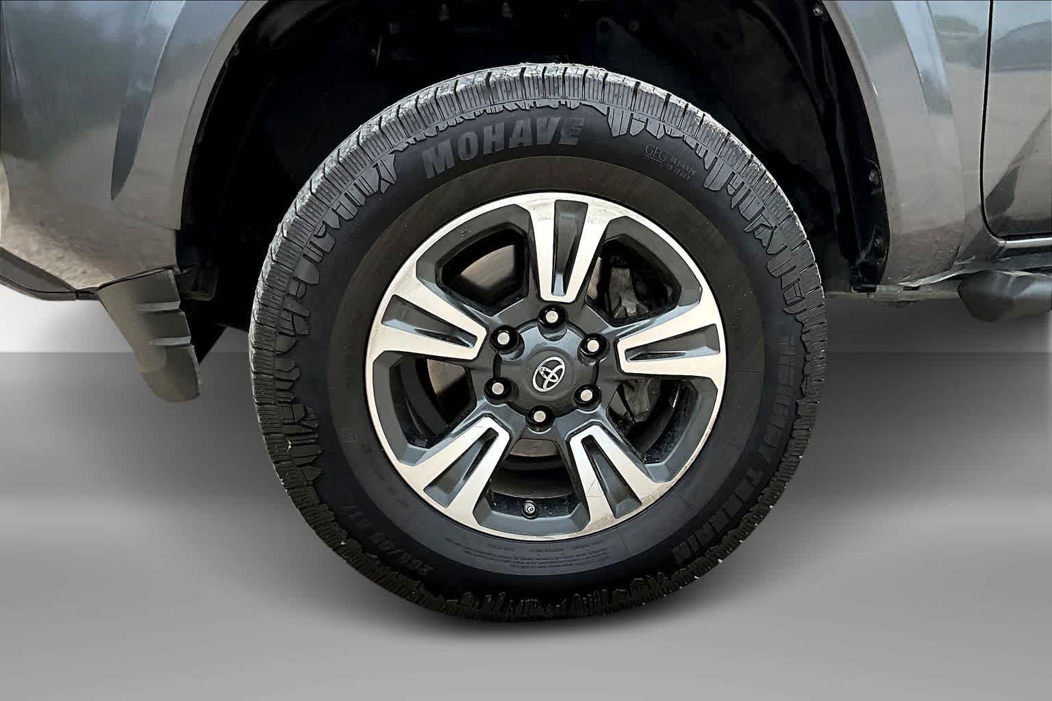 Thumbnail: 2019 Toyota Tacoma - 7