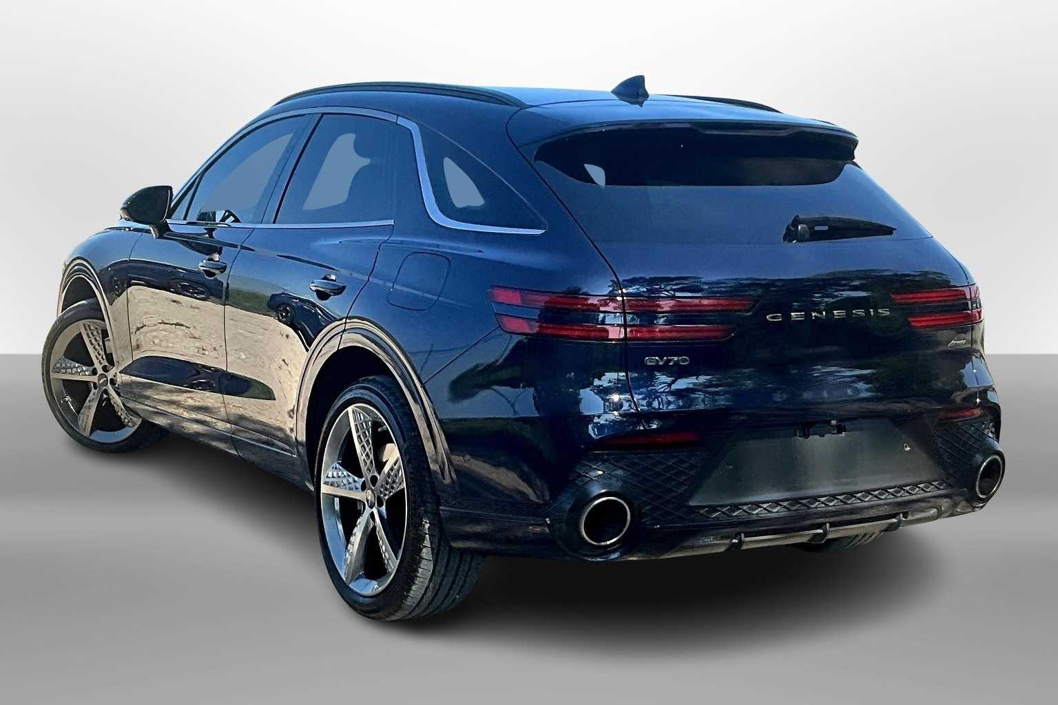 Thumbnail: 2022 Genesis GV70 - 11