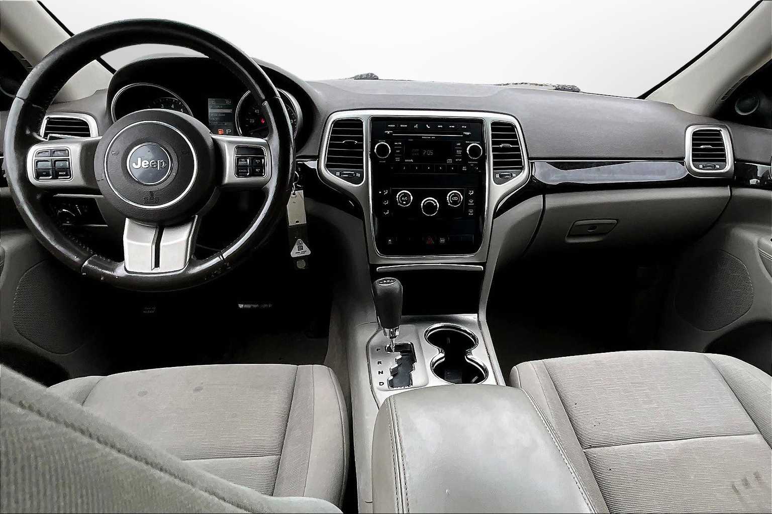 Thumbnail: 2011 Jeep Grand Cherokee - 14