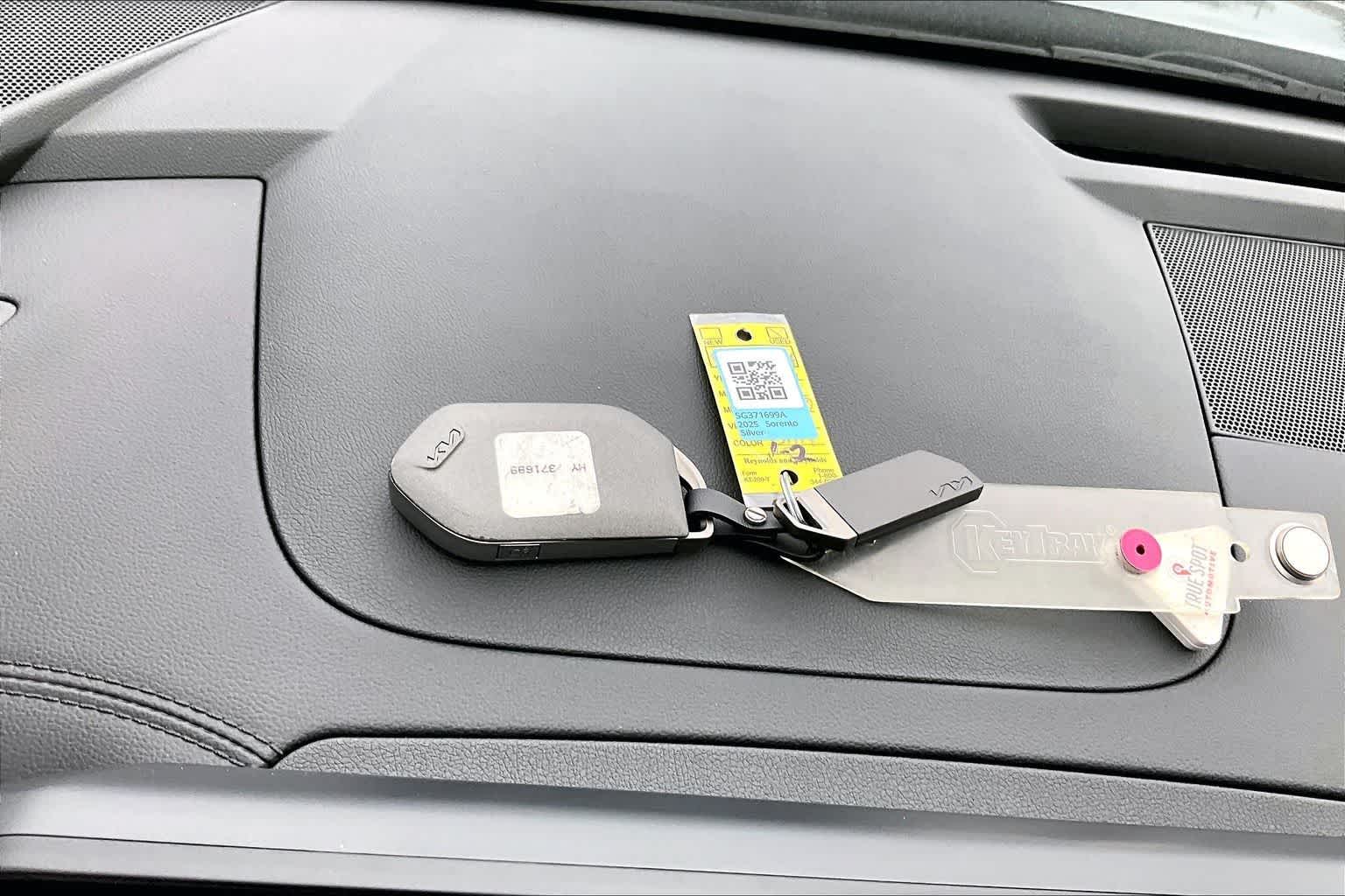 Thumbnail: 2025 Kia Sorento - 9