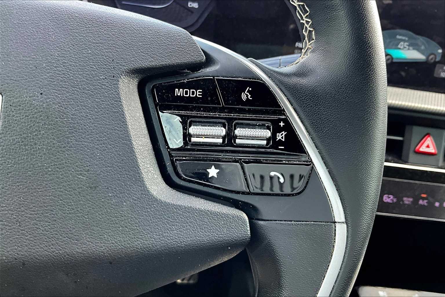 Thumbnail: 2022 Kia EV6 - 20