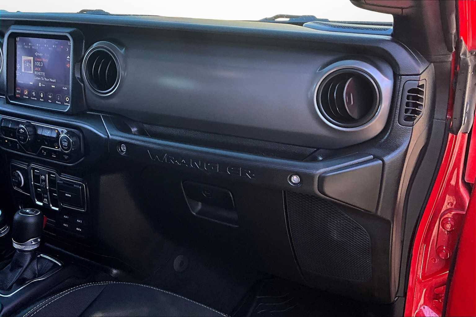 Thumbnail: 2021 Jeep Wrangler - 15