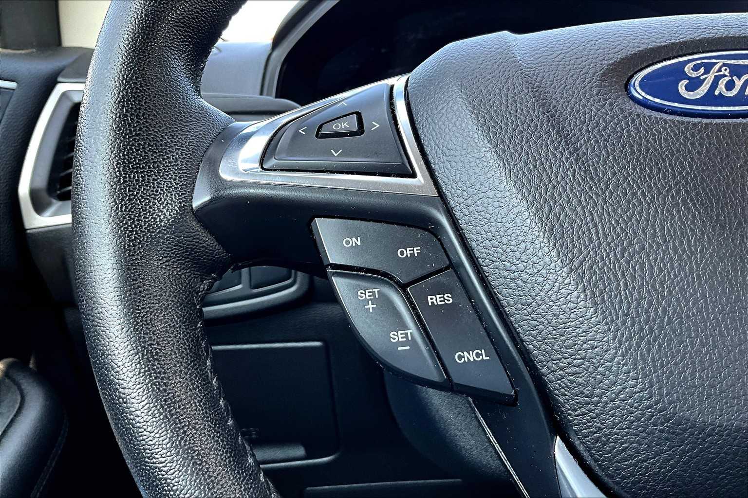 Thumbnail: 2022 Ford Edge - 19